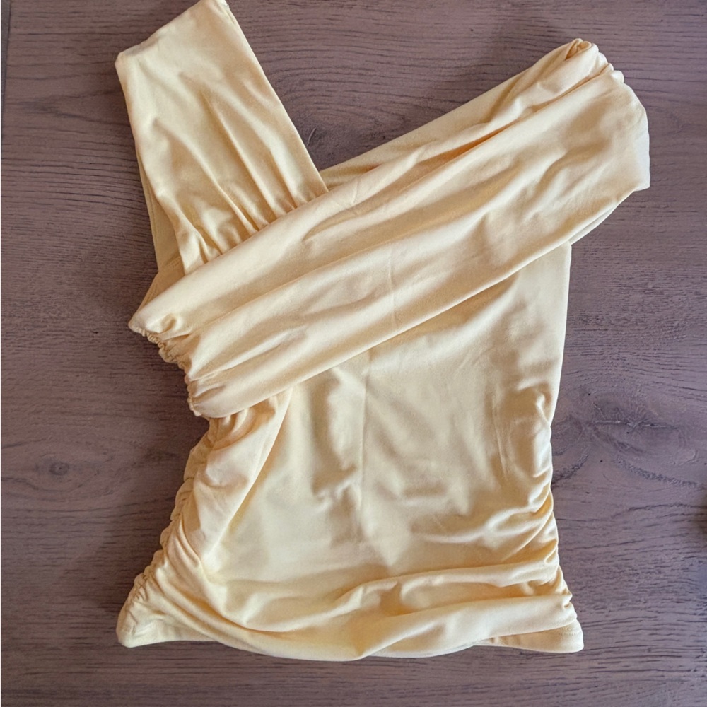 NWOT Abercrombie butter yellow top